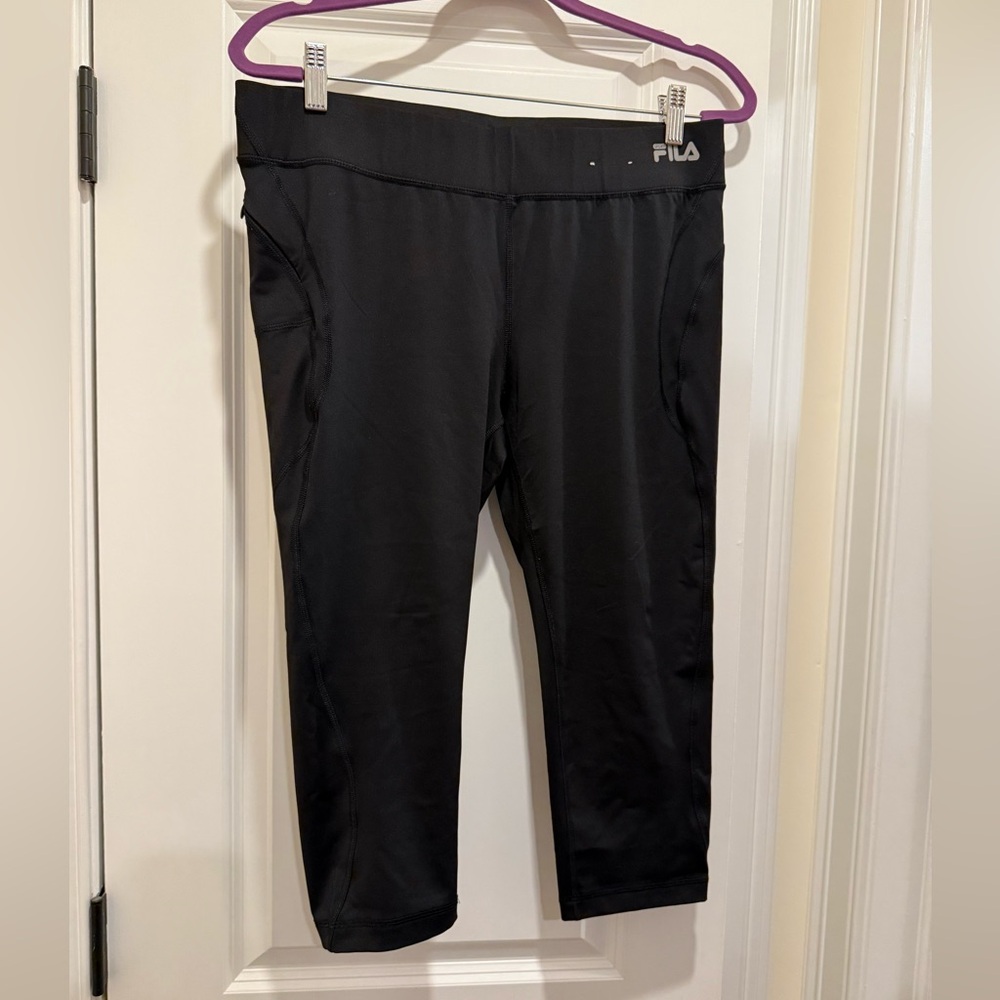 Fila women’s Black Athletic Capris - XL